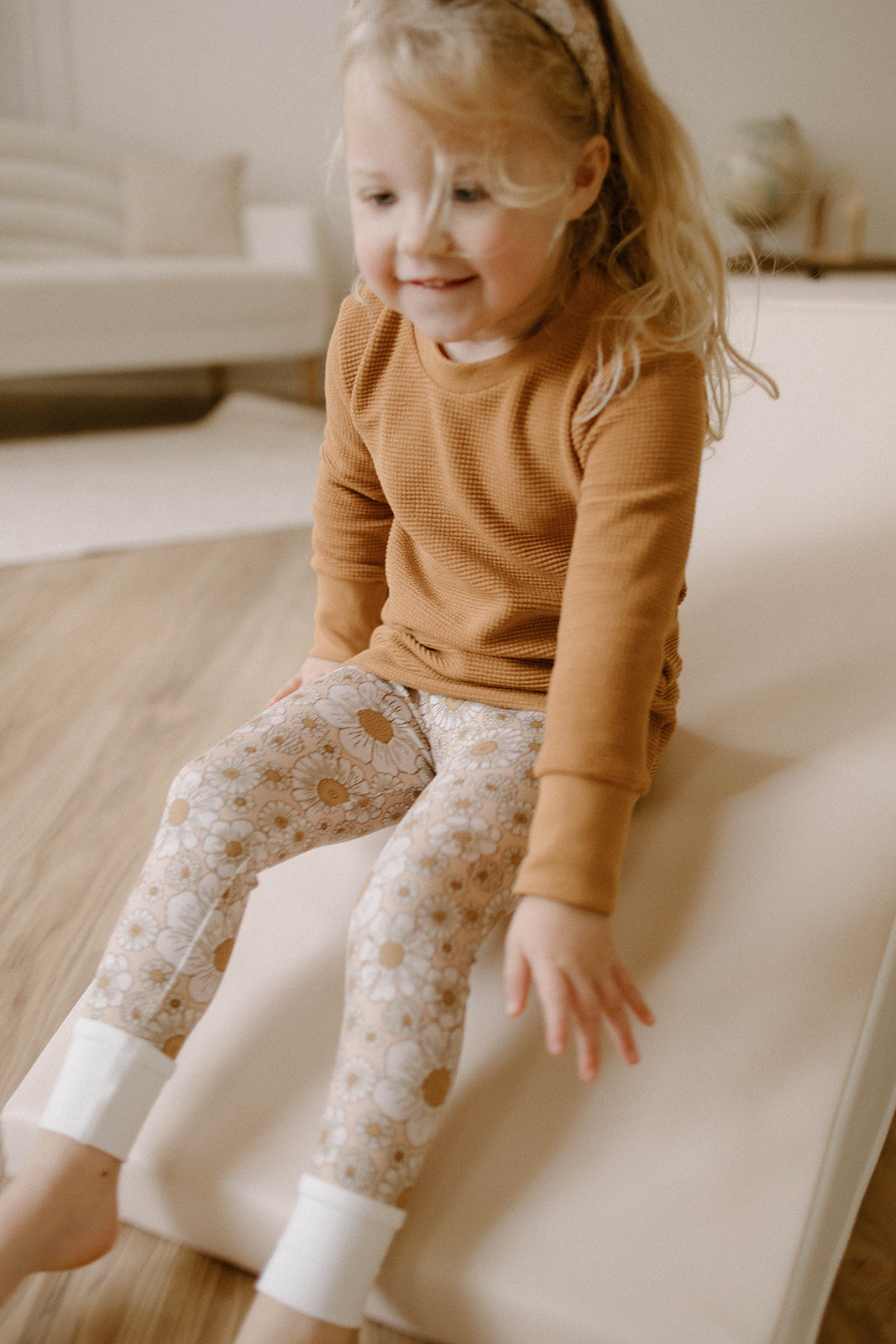 Babe Knotted Headband | Blush Daisy