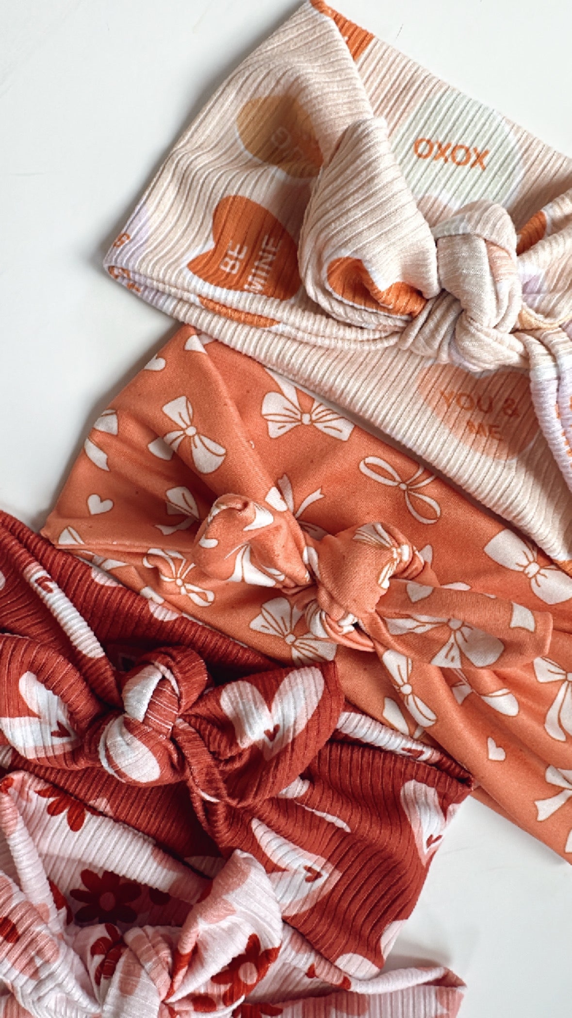 Babe Knotted Headband | Convo Hearts Ribbed