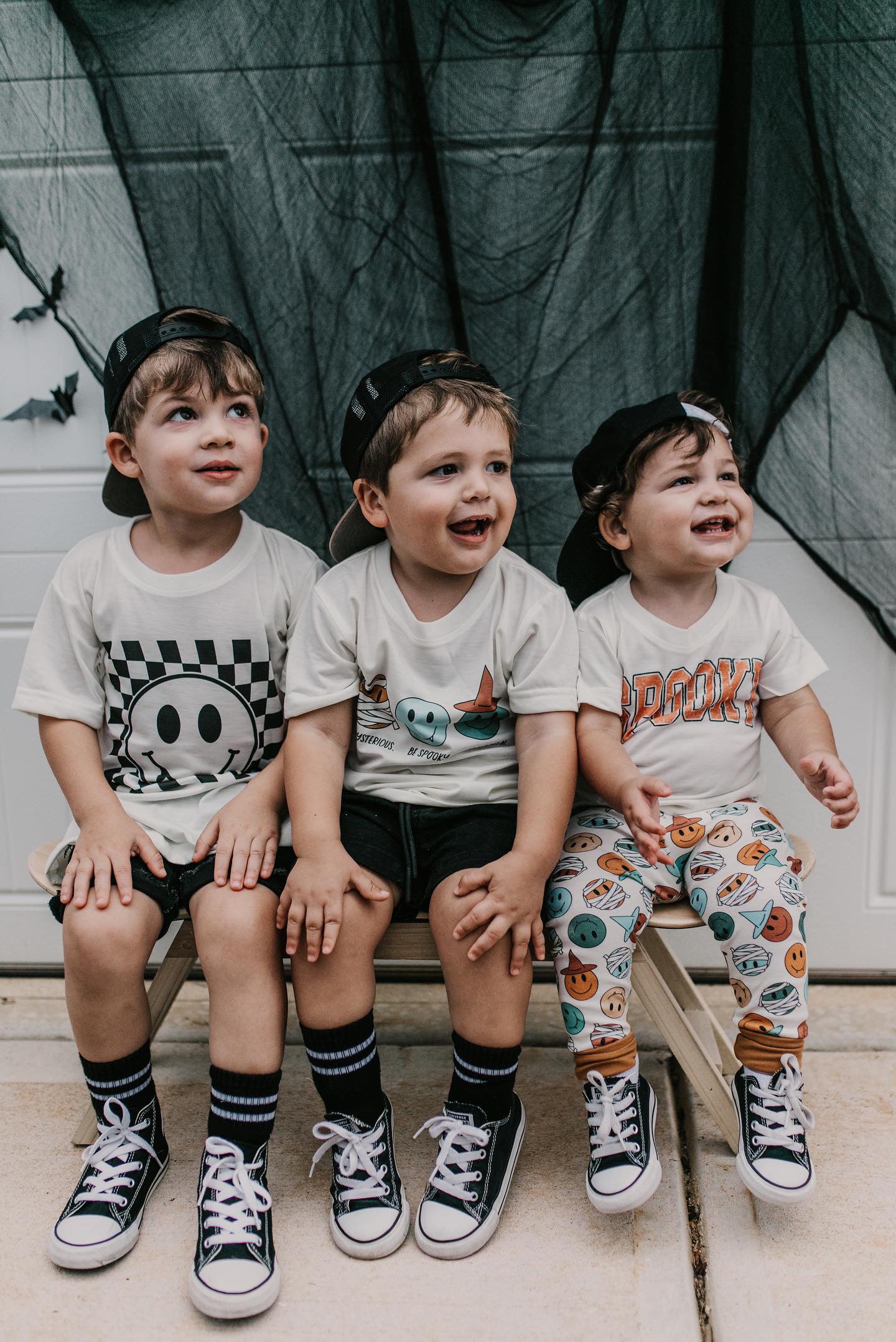 BABE TEE | smiley Vampire on Ivory