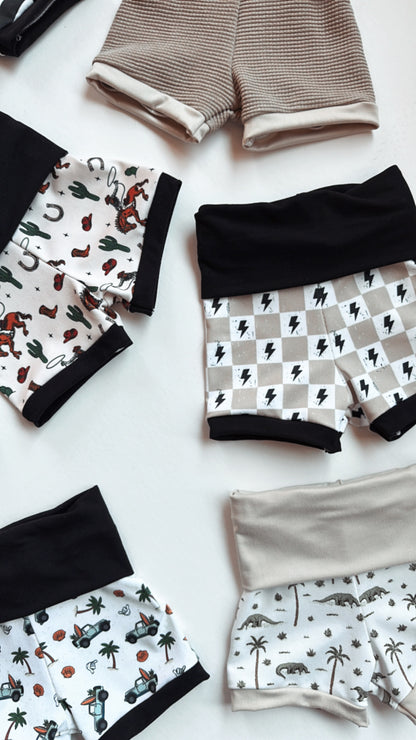 Original Shortie - Checkered Boltz
